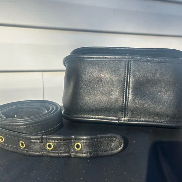 Vintage Coach legacy Small Flap - Picture 10 of 17